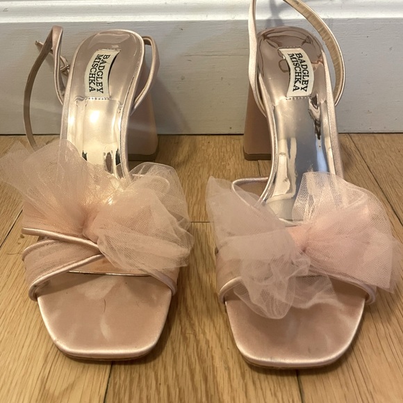 Badgley Mischka Pink Heels with Tulle Bow - Picture 1 of 3